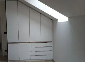 Indeco interiery - kuchyně skříně — Realizace | 11 | vestavěná skříň | Jičín