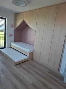 Truhlářství Radek — Realizované práce | 12 | vestavěná skříň | Cerhovice