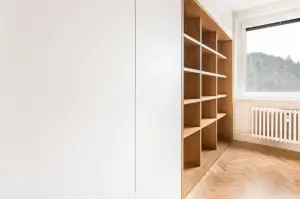 Artemodo – Interiéry na míru — Realizace | 11 | stolek, komoda, police | Holešov
