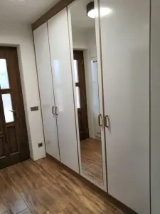 Můj truhlář Pardubice – výroba nábytku — Projekty | 12 | vestavěná skříň | Pardubice