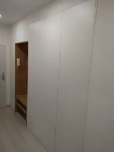 Nábytek Kolář — Reference | 8 | vestavěná skříň | Lukov