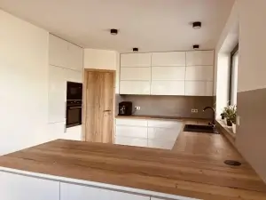 Truhlářství Žák Bolina — Reference | 5 | kuchyně | Vlašim
