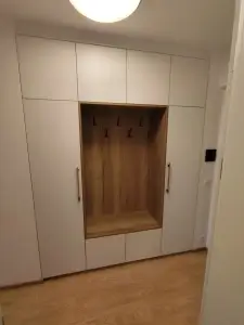 Truhlárna Tom — Reference | 3 | vestavěná skříň | Říčany