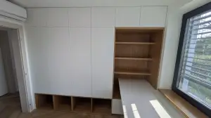 Laamea s.r.o. — Ukázky prací | 13 | vestavěná skříň | Uherské Hradiště